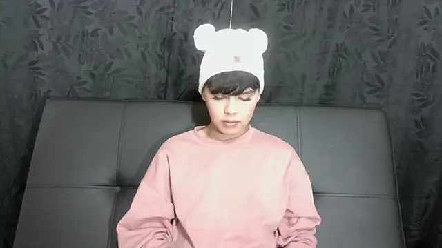Snapshot of Felipe_Kold chatting on 4, 5, 2026 Felipe Kold online show from 4, 5, 2026