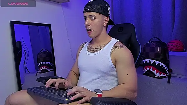 Snapshot of ASHTON_HILS chatting on 11, 7, 2026 ASHTON HILS online show from 11, 7, 2026