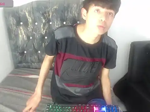 Snapshot of alex_it0 chatting on 17, 4, 2026 alex it0 online show from 17, 4, 2026