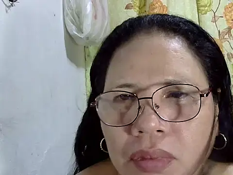 HottyCurlyPeanut online show from 25, 4, 2026