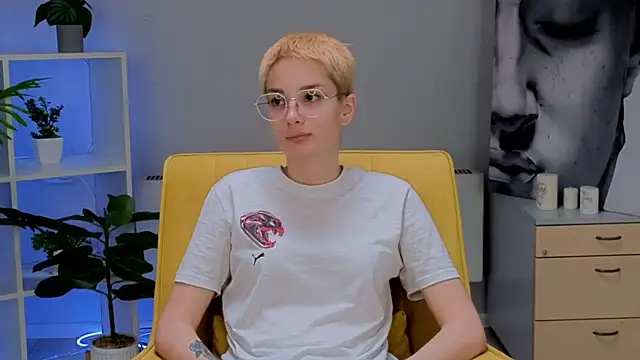 Snapshot of TheresaStrysko chatting on 16, 4, 2026 TheresaStrysko online show from 16, 4, 2026