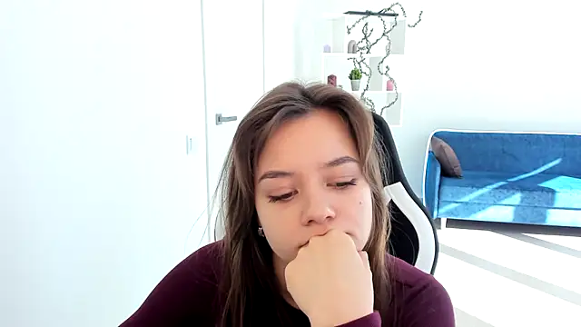 BrunaLinklater online show from 16, 4, 2026