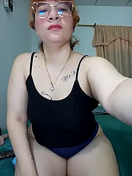 Snapshot of Curves_Nina chatting on 7, 5, 2026 Curves Nina online show from 7, 5, 2026