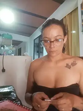 Snapshot of LunaArias chatting on 3, 7, 2026 LunaArias online show from 3, 7, 2026