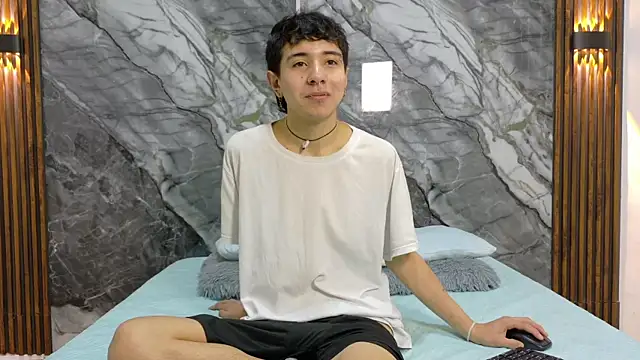 Snapshot of NoahWalker__ chatting on 8, 7, 2026 NoahWalker online show from 8, 7, 2026