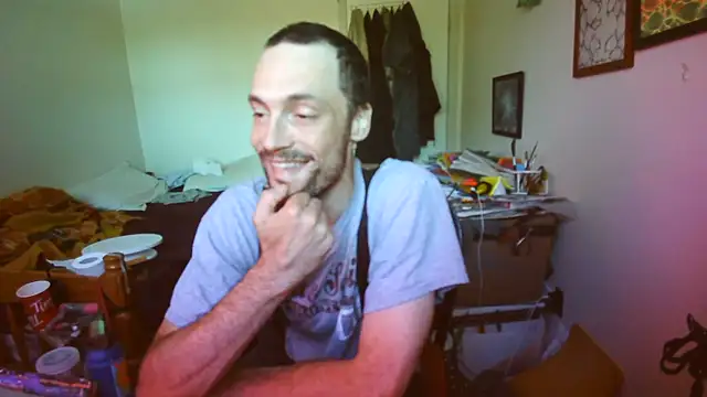 Snapshot of JohnnyMoves chatting on 7, 7, 2026 JohnnyMoves online show from 7, 7, 2026