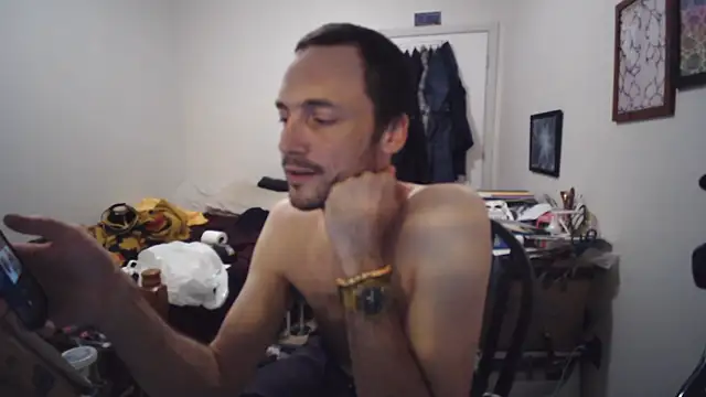 Snapshot of JohnnyMoves chatting on 23, 7, 2026 JohnnyMoves online show from 23, 7, 2026