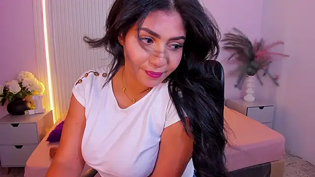 LucyWild8 online show from 19, 5, 2026