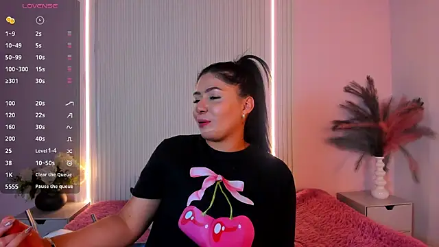 LucyWild8 online show from 18, 7, 2026