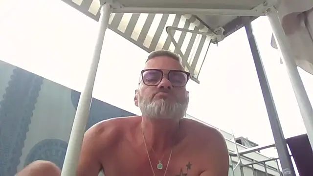 Snapshot of Thomster72 chatting on 16, 6, 2026 Thomster72 online show from 16, 6, 2026