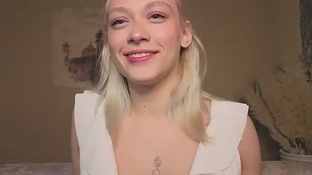Snapshot of KaraLiin chatting on 20, 5, 2026 KaraLiin online show from 20, 5, 2026
