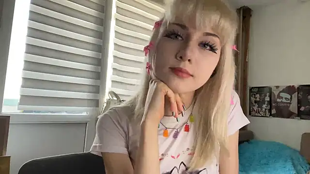 CuddlePopX online show from 17, 4, 2026