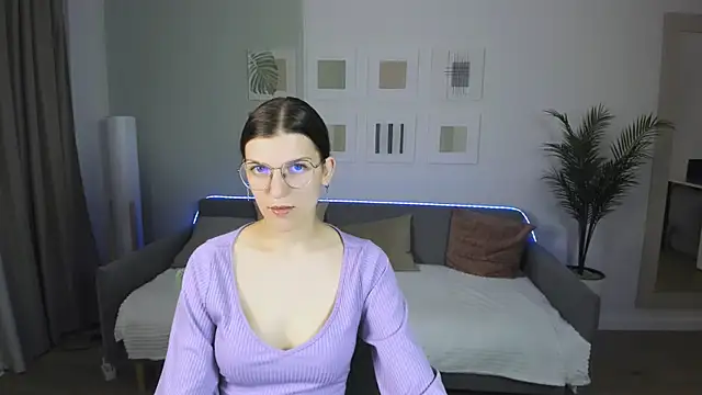 Snapshot of AnnaThorne chatting on 12, 5, 2026 AnnaThorne online show from 12, 5, 2026