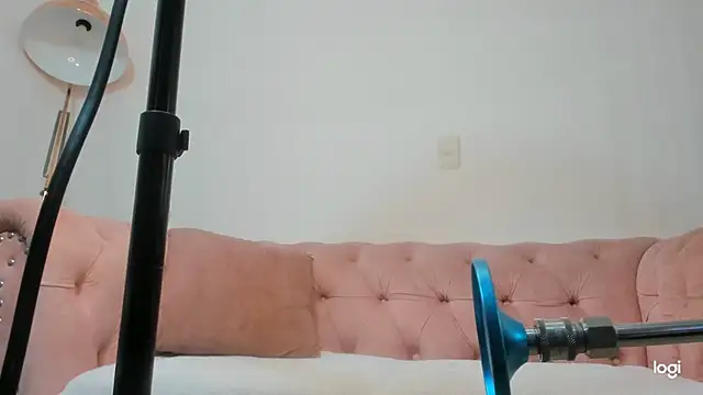 Snapshot of Melaniie_Hill chatting on 20, 5, 2026 Melaniie Hill online show from 20, 5, 2026