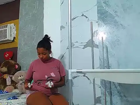 Brunett sexy1 online show from 30, 4, 2026