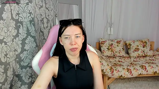Snapshot of Sandra_Ross chatting on 5, 7, 2026 Sandra Ross online show from 5, 7, 2026