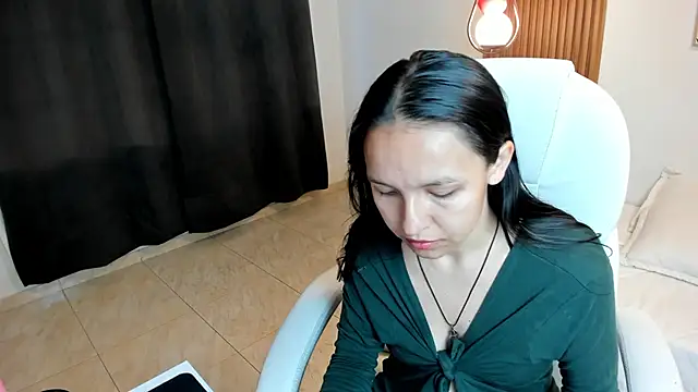 Snapshot of luniksa chatting on 26, 5, 2026 luniksa online show from 26, 5, 2026