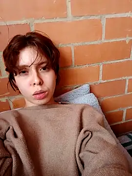 yiuu22222 online show from 22, 4, 2026