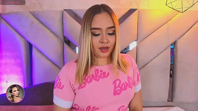 Sofia pamela  online show from 12, 5, 2026