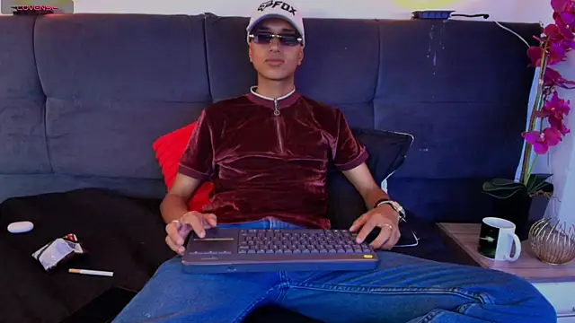 Snapshot of Alan_Colthon chatting on 21, 5, 2026 Alan Colthon online show from 21, 5, 2026