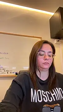 HollyCarteer online show from 10, 7, 2026