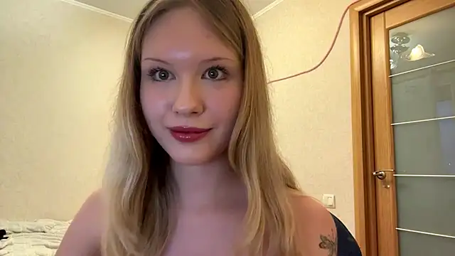 Snapshot of HoneyBlink chatting on 6, 5, 2026 HoneyBlink online show from 6, 5, 2026