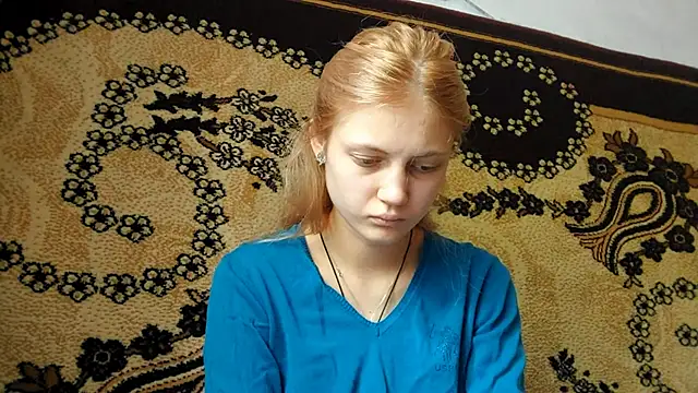 Snapshot of LunaLaday chatting on 1, 6, 2026 LunaLaday online show from 1, 6, 2026