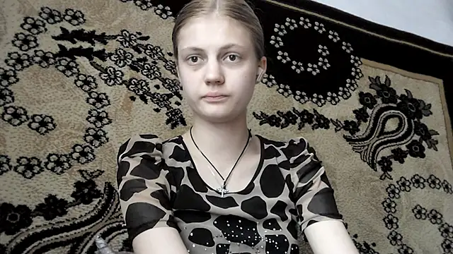 Snapshot of LunaLaday chatting on 5, 6, 2026 LunaLaday online show from 5, 6, 2026