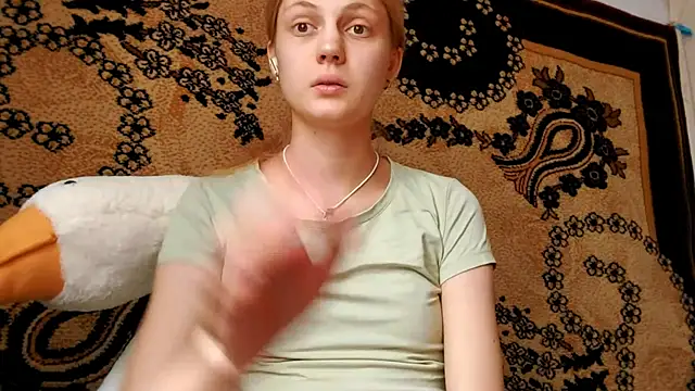 Snapshot of LunaLaday chatting on 22, 6, 2026 LunaLaday online show from 22, 6, 2026