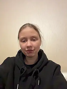 StaceyCross  online show from 21, 4, 2026