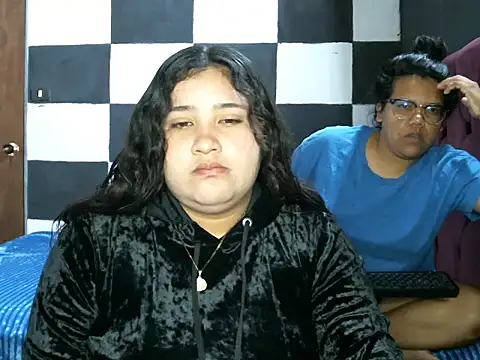 Valery-Khloe online show from 5, 8, 2026