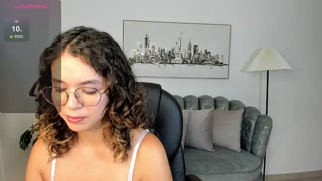 Snapshot of sienna_luxor chatting on 15, 5, 2026 sienna luxor online show from 15, 5, 2026