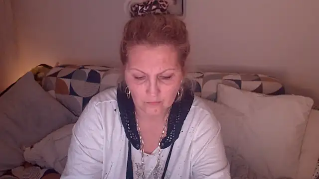 Divineblond online show from 2, 3, 2026