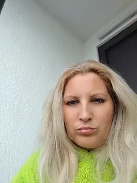 Divineblond online show from 17, 5, 2026