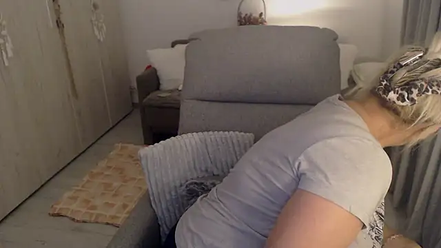 Divineblond online show from 25, 5, 2026
