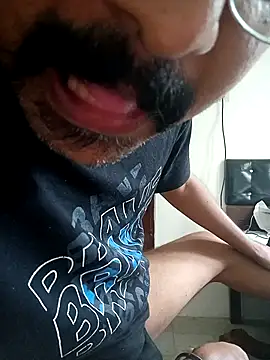 Snapshot of TamilRedchilli chatting on 8, 5, 2026 TamilRedchilli online show from 8, 5, 2026