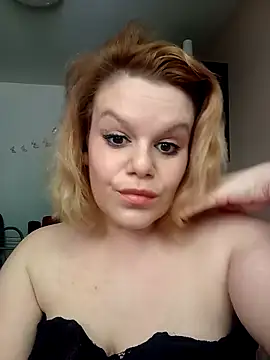 Snapshot of Maryquenn chatting on 14, 5, 2026 Maryquenn online show from 14, 5, 2026