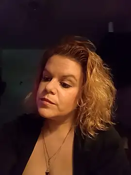 Snapshot of Maryquenn chatting on 21, 5, 2026 Maryquenn online show from 21, 5, 2026