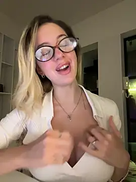 Snapshot of lulov chatting on 30, 4, 2026 lulov online show from 30, 4, 2026