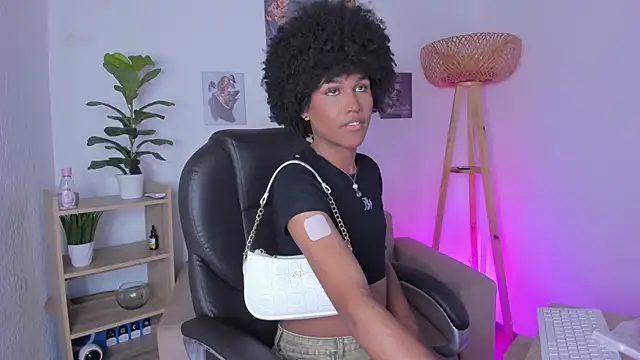 NaomiSaenz  online show from 23, 6, 2026