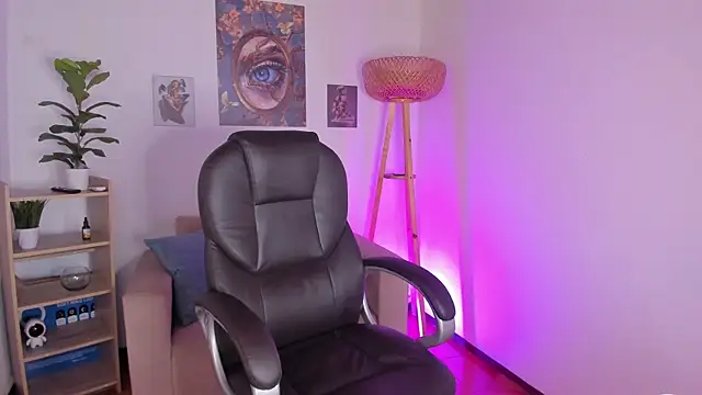 NaomiSaenz  online show from 10, 7, 2026