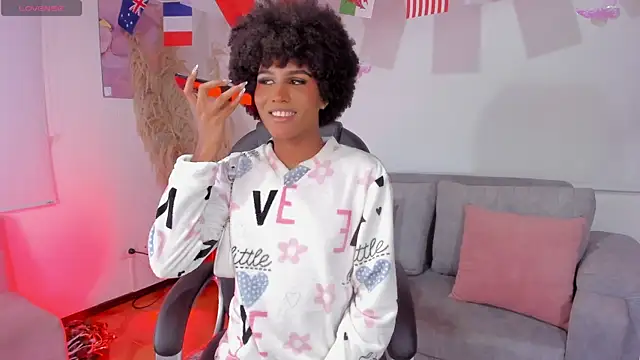 NaomiSaenz  online show from 16, 7, 2026