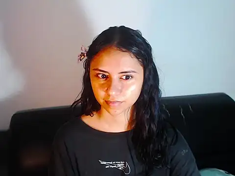 Snapshot of BellaLuxxs chatting on 6, 6, 2026 BellaLuxxs online show from 6, 6, 2026