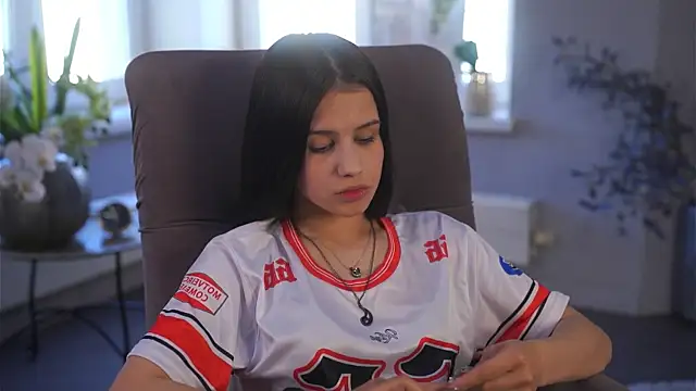 KarenaKukler online show from 25, 4, 2026