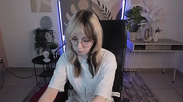 Snapshot of NyxCalderra chatting on 5, 6, 2026 NyxCalderra online show from 5, 6, 2026