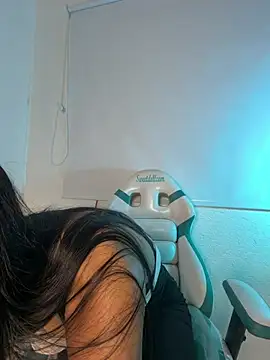 Snapshot of Arianna_Toro_ chatting on 5, 8, 2026 Arianna Toro online show from 5, 8, 2026