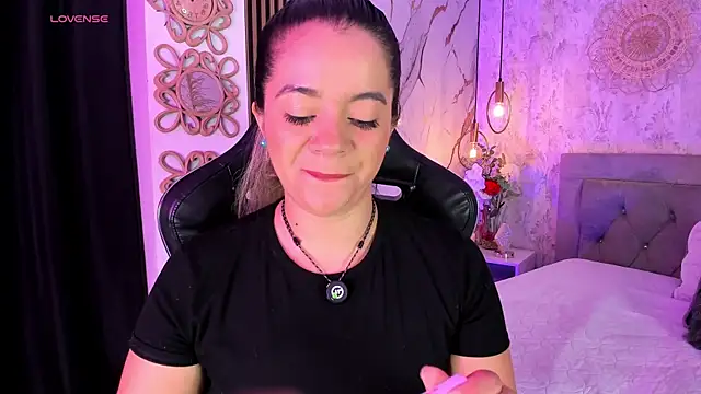 Snapshot of Leidy_2026 chatting on 24, 6, 2026 Leidy 2026 online show from 24, 6, 2026