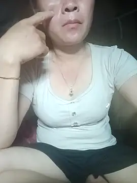 Snapshot of Lella_01 chatting on 5, 6, 2026 Lella 01 online show from 5, 6, 2026