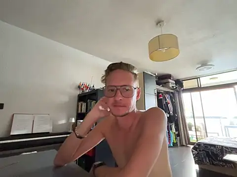 BlondieVelvet online show from 2, 5, 2026