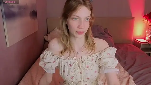 Snapshot of Emily_Cartex chatting on 29, 4, 2026 Emily Cartex online show from 29, 4, 2026